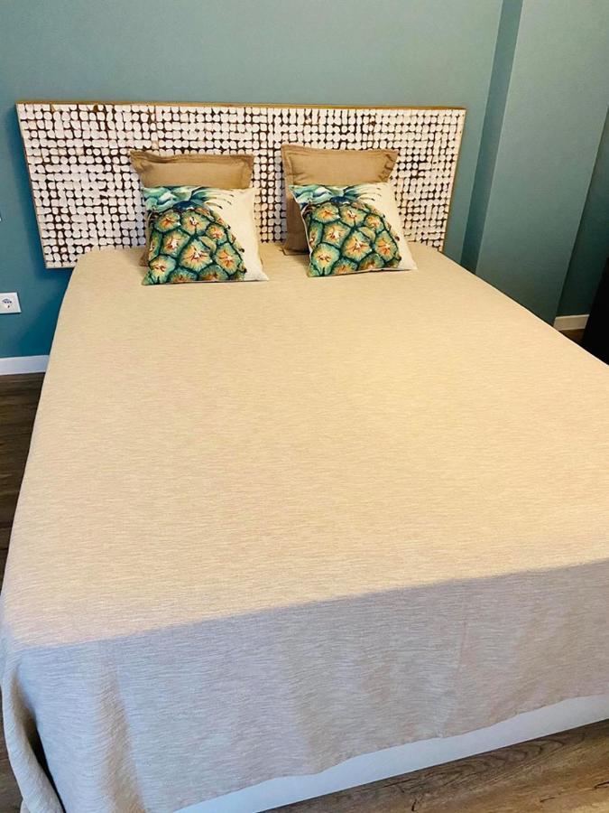 Ocean Cliffs Apartments Фуншал Екстериор снимка