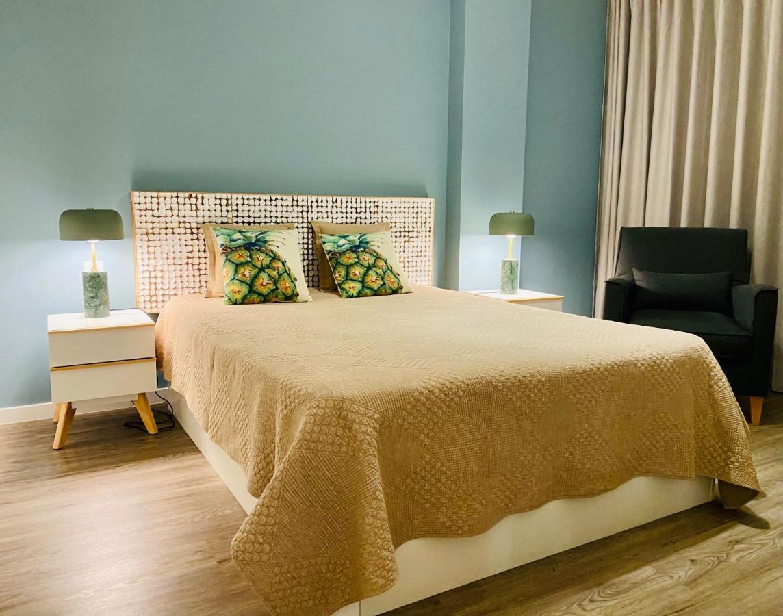 Ocean Cliffs Apartments Фуншал Екстериор снимка