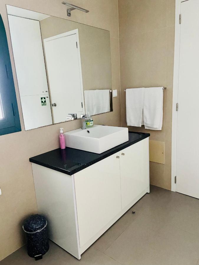 Ocean Cliffs Apartments Фуншал Екстериор снимка